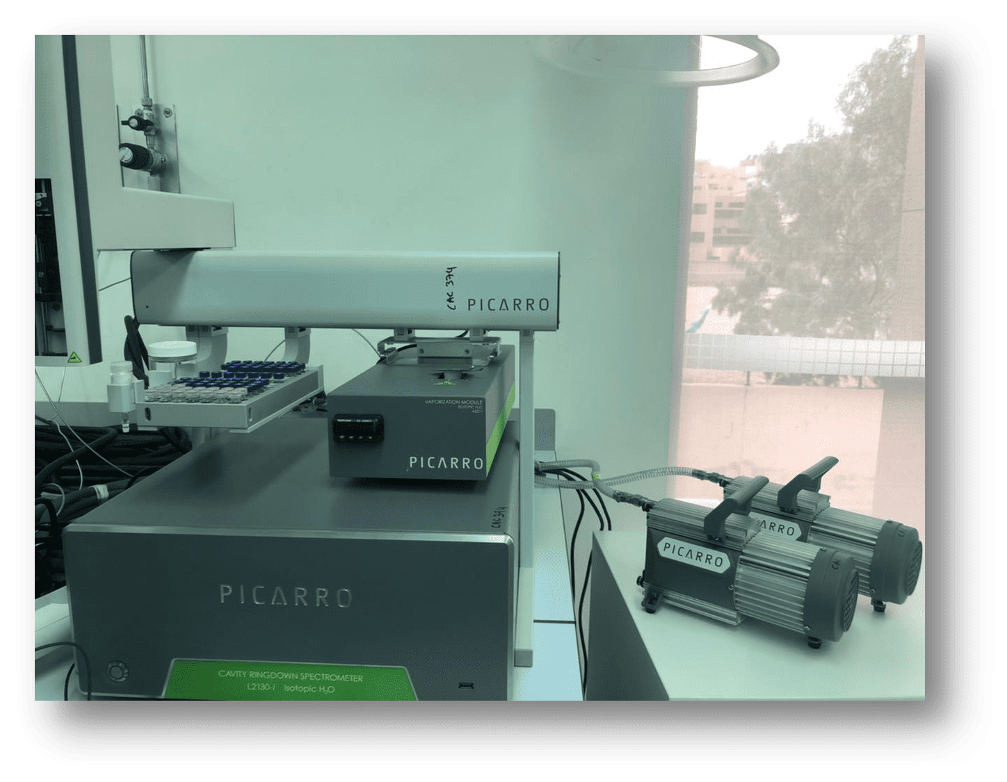 Système d'analyse isotopique d'eau